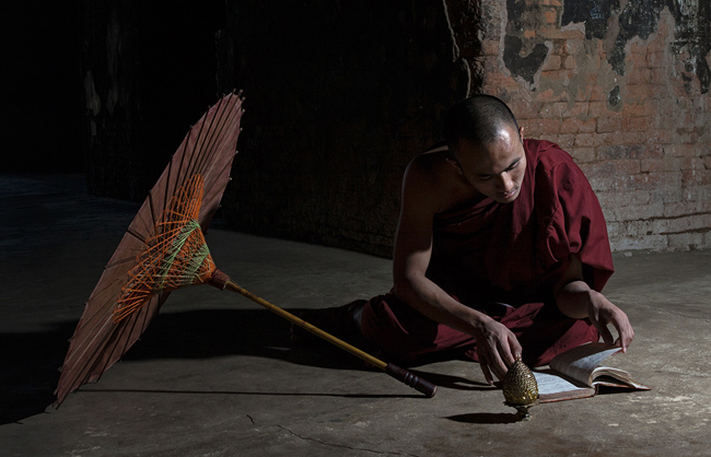 Monk studying the Buddha's teachings (Bagan - Myanmar - 2013)