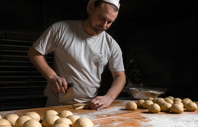 Kristof, an organic traditional baker (France - 2016)