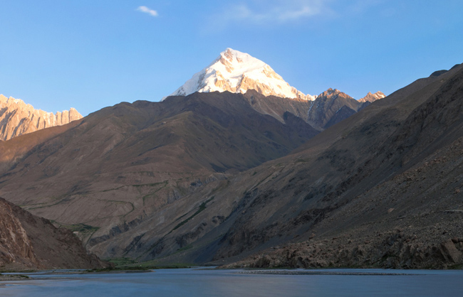 Panoramic landscape of the Lower Wakhan with the Baba Tungi (6513m) pic in the background. Lower Wakhan - Afghanistan - 2014